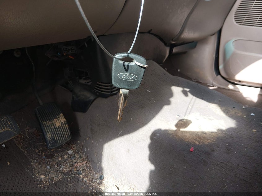 2001 Ford F-150 Harley-Davidson Edition/King Ranch Edition/Lariat/Xlt VIN: 1FTRW07L41KF27762 Lot: 44879358