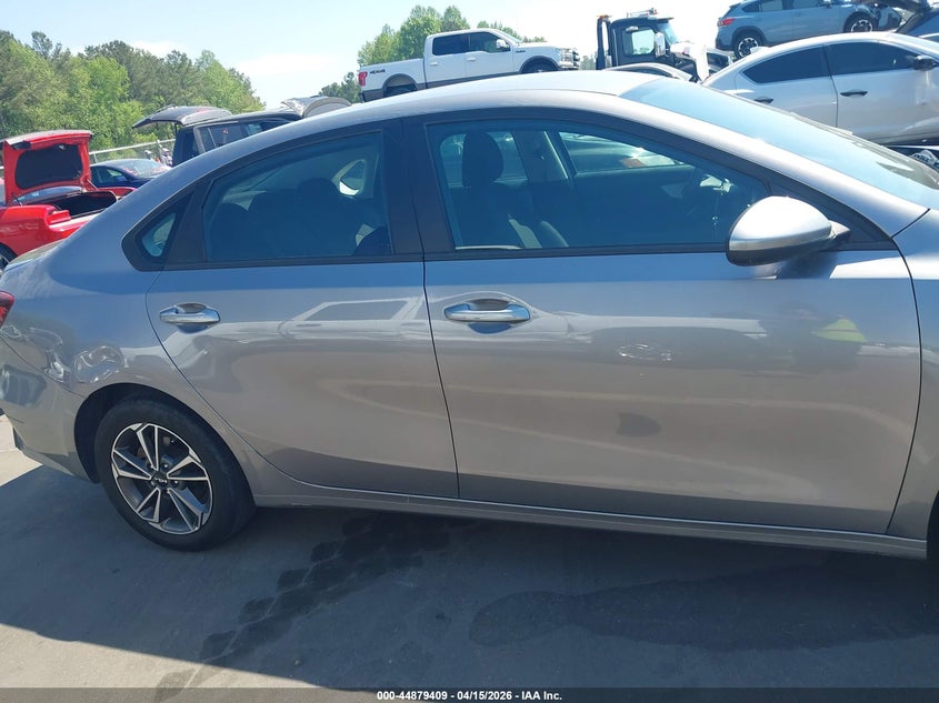 2023 Kia Forte Lxs VIN: 3KPF24AD5PE627081 Lot: 44879409