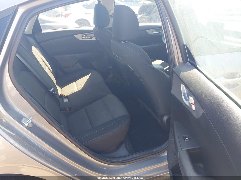 2023 Kia Forte Lxs VIN: 3KPF24AD5PE627081 Lot: 44879409