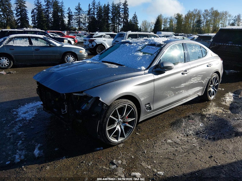 2025 Genesis G70 2.5T Rwd