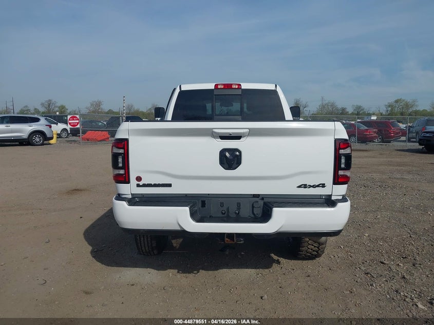 2022 Ram 2500 6.4 Ram Laramie 4X4 6'4 Box white Lot 111044879551 Vin 3C6UR5FJ0NG221810