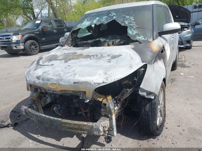 2015 Kia Soul VIN: KNDJN2A25F7777047 Lot: 44879575