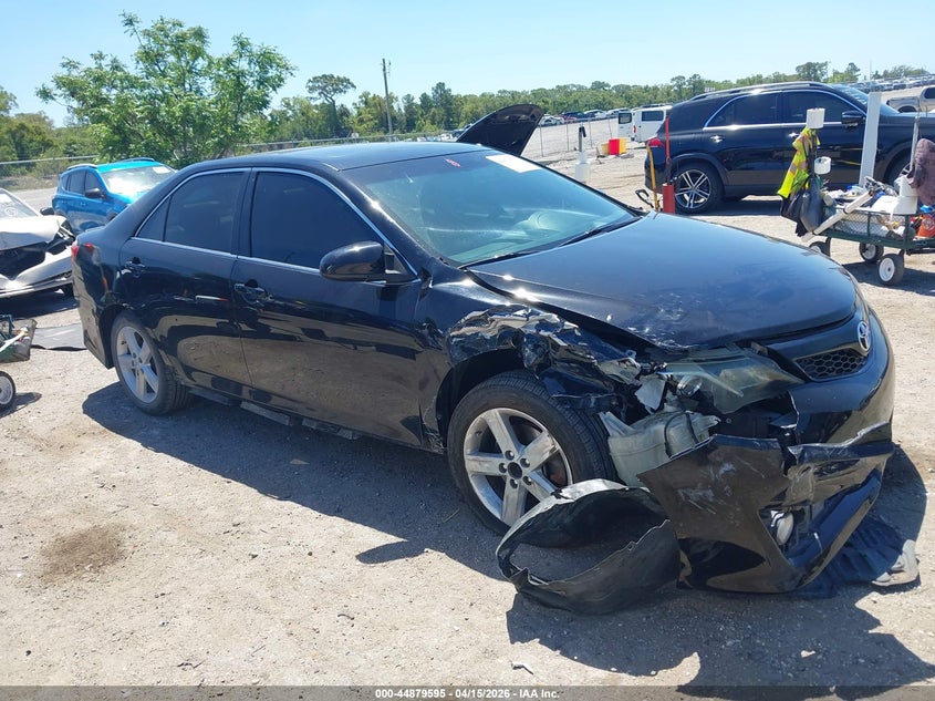 2013 Toyota Camry Se VIN: 4T1BF1FK5DU645677 Lot: 44879595
