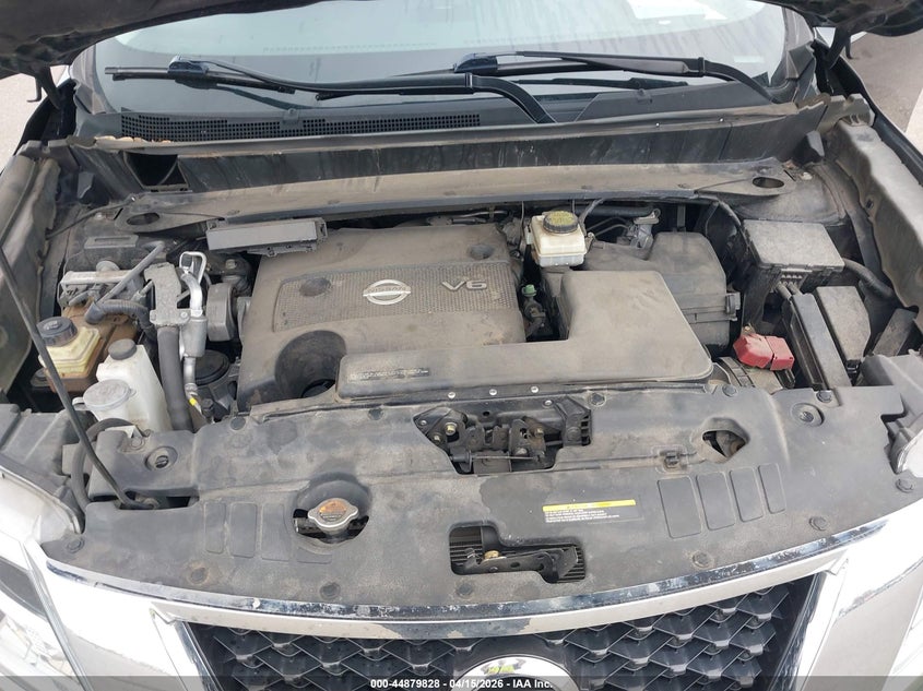 2015 Nissan Pathfinder Platinum VIN: 5N1AR2MM5FC628349 Lot: 44879828