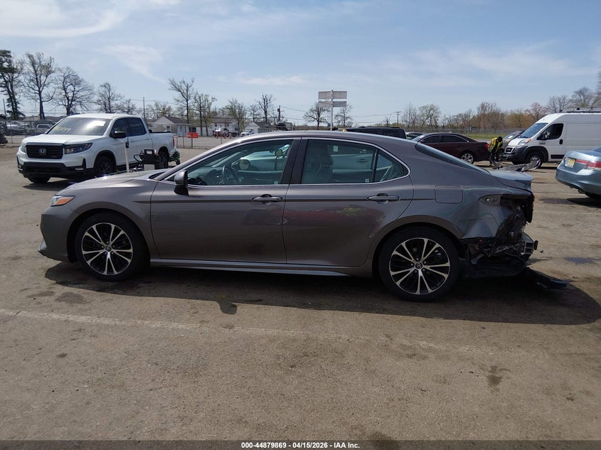 2018 Toyota Camry Se VIN: 4T1B11HK7JU036582 Lot: 44879869