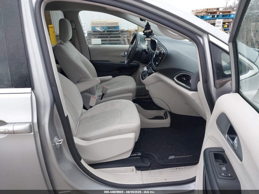 2017 Chrysler Pacifica Hybrid Touring Plus