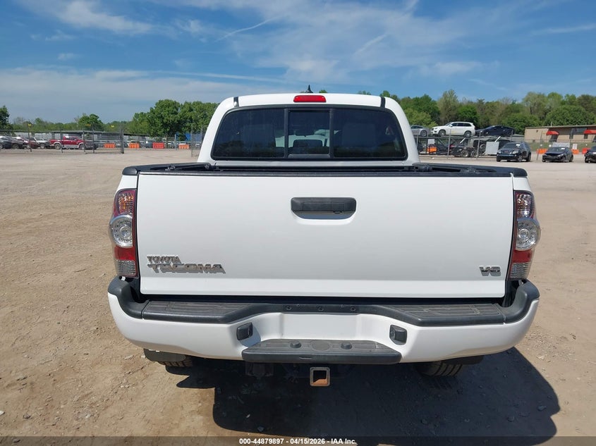 2015 Toyota Tacoma Base V6 VIN: 3TMLU4ENXFM174550 Lot: 44879897