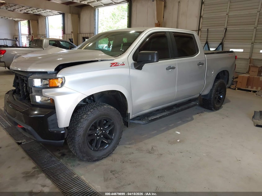 2019 Chevrolet Silverado 5.3 1500 Custom Trail Boss silver Lot 111044879899 Vin 3GCPYCEF9KG158017
