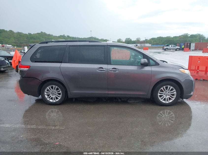 2011 Toyota Sienna Xle V6 VIN: 5TDYK3DC6BS169300 Lot: 44879940