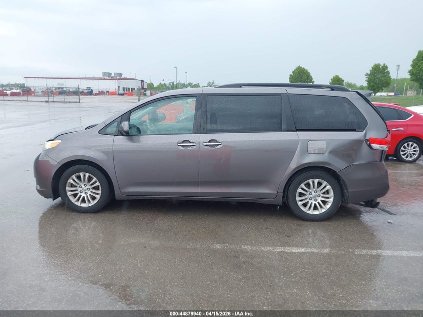 2011 Toyota Sienna Xle V6 VIN: 5TDYK3DC6BS169300 Lot: 44879940