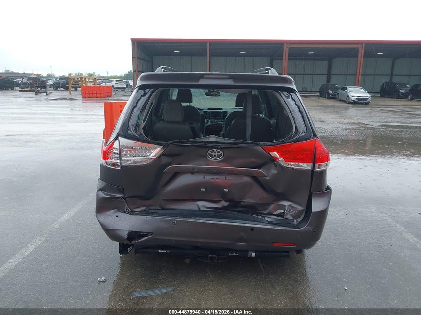 2011 Toyota Sienna Xle V6 VIN: 5TDYK3DC6BS169300 Lot: 44879940