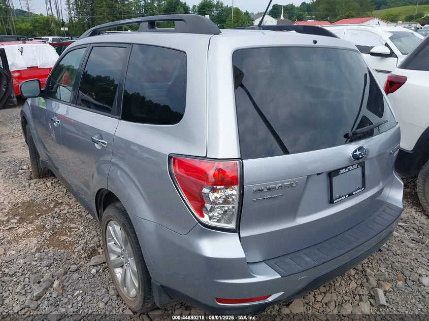 Vin: jf2shaec2dh425514, lot: 45377549, subaru forester 2.5x limited 20133