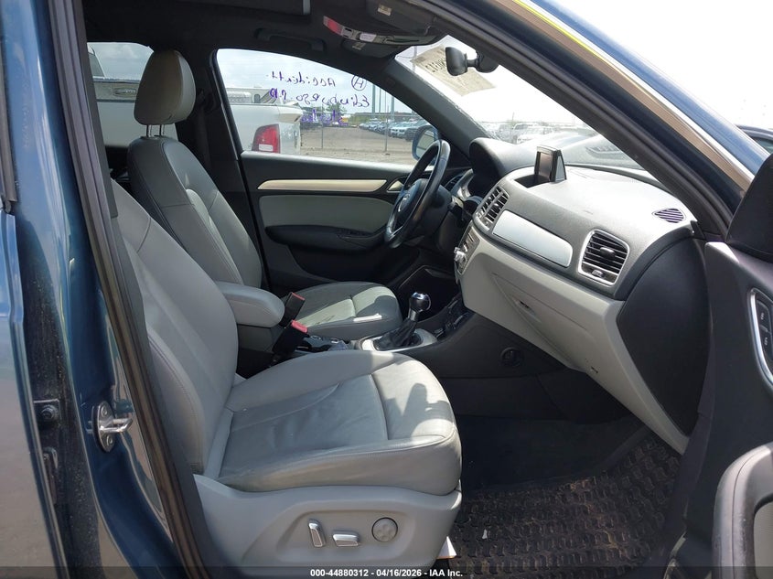 WA1FCCFS3HR003357 2017 Audi Q3 2.0 2.0T Premium blue