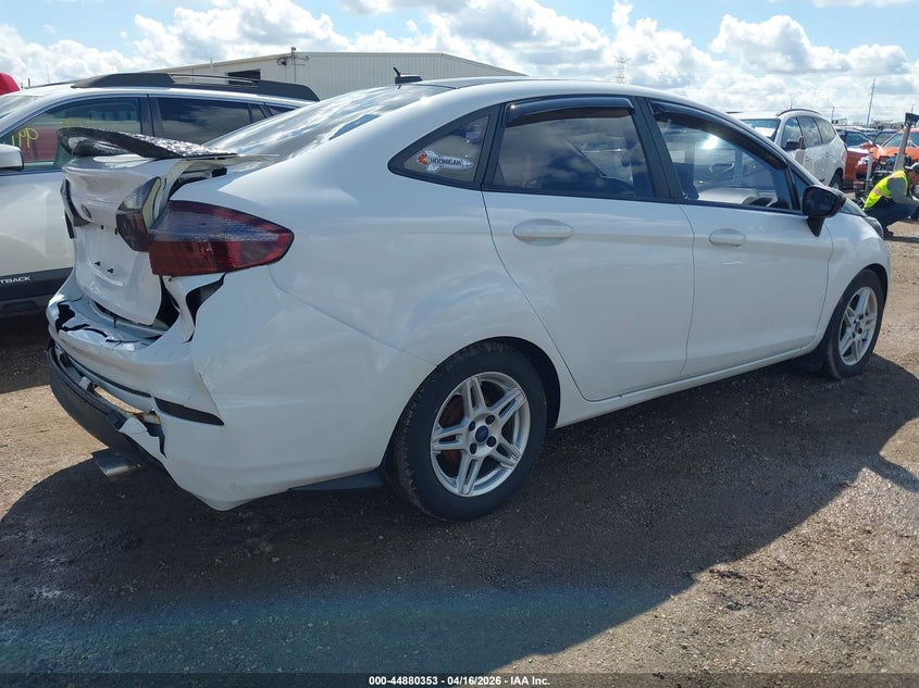 2017 Ford Fiesta 1.6 Se white Lot 111044880353 Vin 3FADP4BJ0HM118994