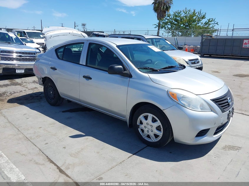 2014 Nissan Versa 1.6 S+