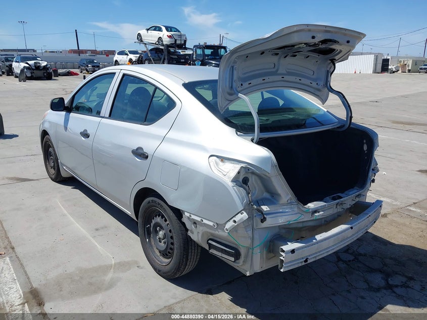 2014 Nissan Versa 1.6 S+