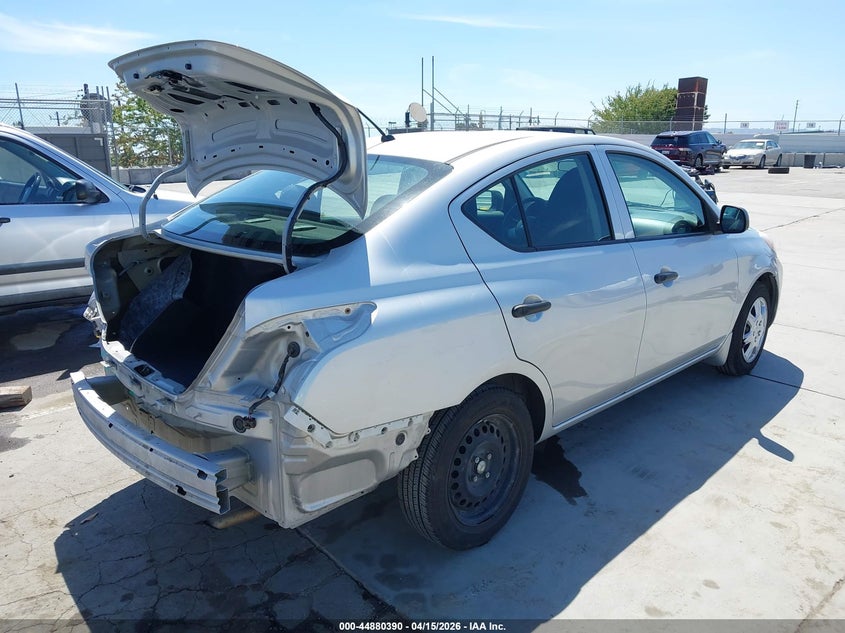 2014 Nissan Versa 1.6 S+