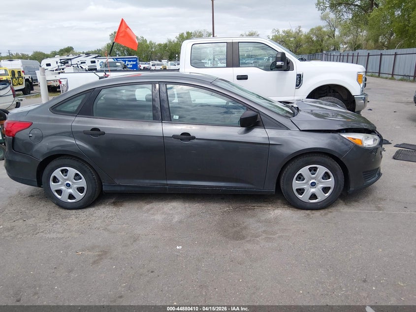 2018 Ford Focus S VIN: 1FADP3E23JL322615 Lot: 44880410