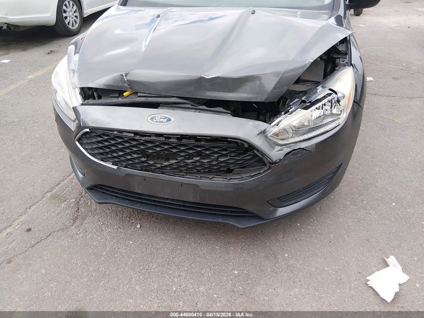 2018 Ford Focus S VIN: 1FADP3E23JL322615 Lot: 44880410