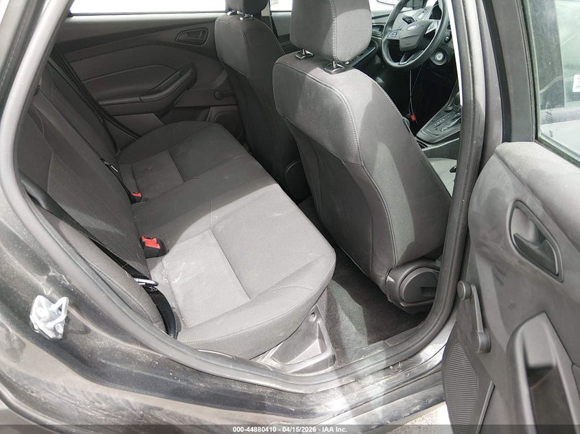 2018 Ford Focus S VIN: 1FADP3E23JL322615 Lot: 44880410