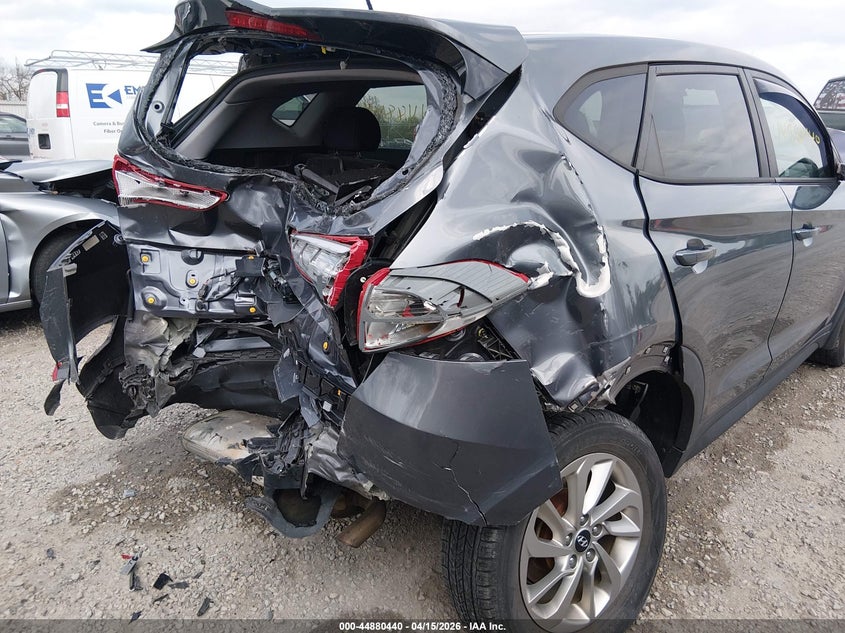 2017 Hyundai Tucson Se VIN: KM8J23A44HU566020 Lot: 44880440