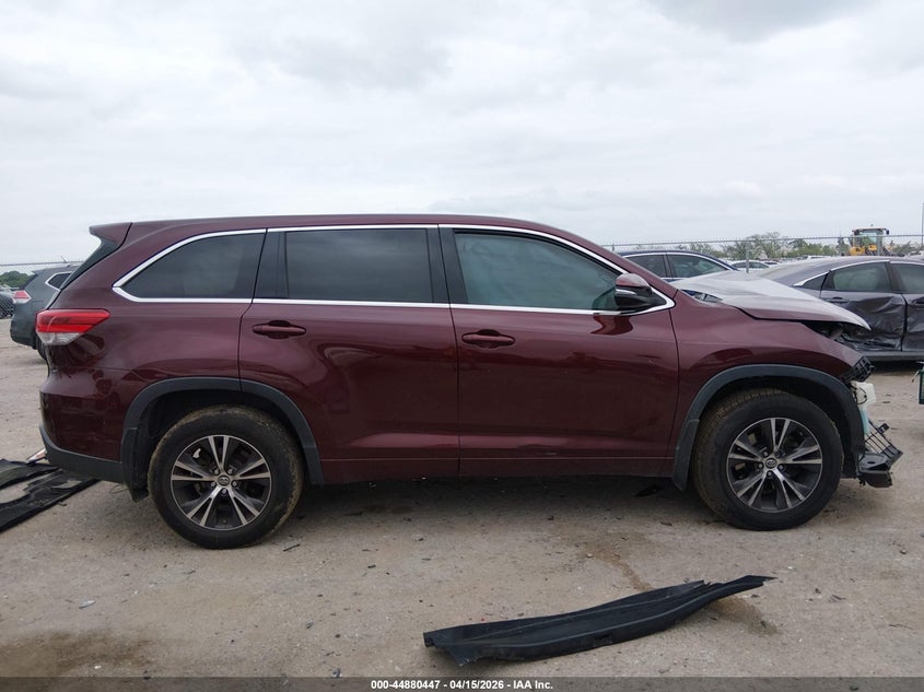 2018 Toyota Highlander Le VIN: 5TDZZRFH1JS243653 Lot: 44880447