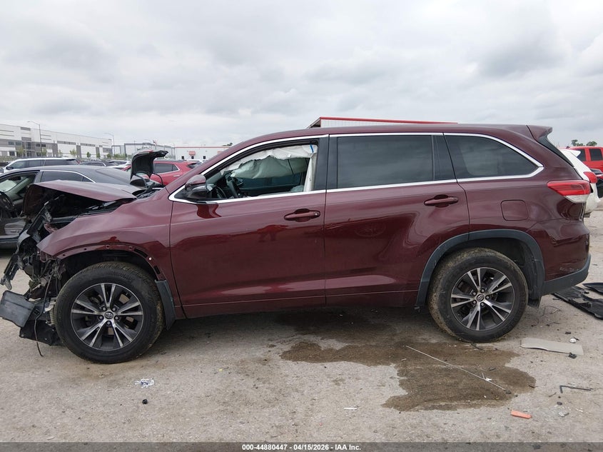 2018 Toyota Highlander Le VIN: 5TDZZRFH1JS243653 Lot: 44880447
