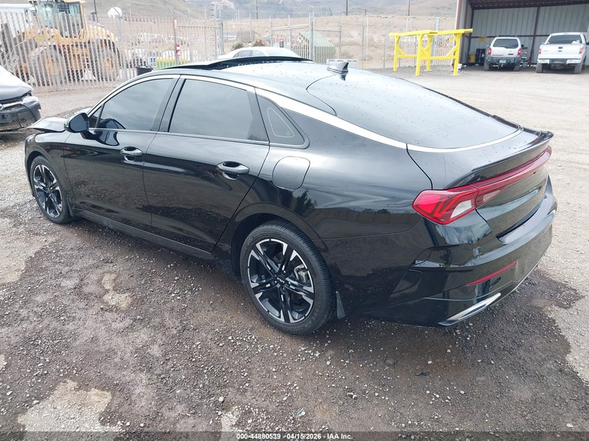 2023 KIA K5 auction photo 3