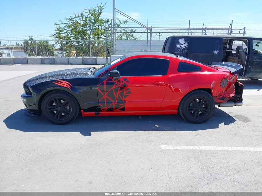 2014 Ford Mustang V6 Premium VIN: 1ZVBP8AM0E5311665 Lot: 44880577