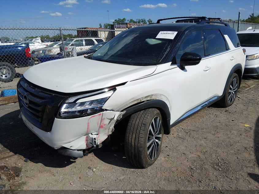 2023 Nissan Pathfinder Platinum 4Wd