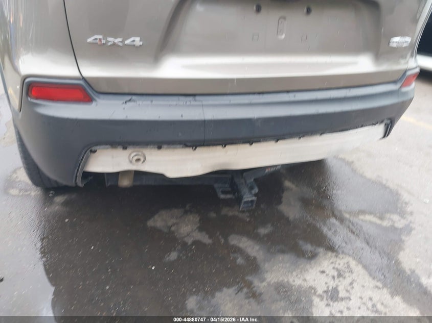 2019 Jeep Cherokee Latitude 4X4 VIN: 1C4PJMCB5KD329918 Lot: 44880747