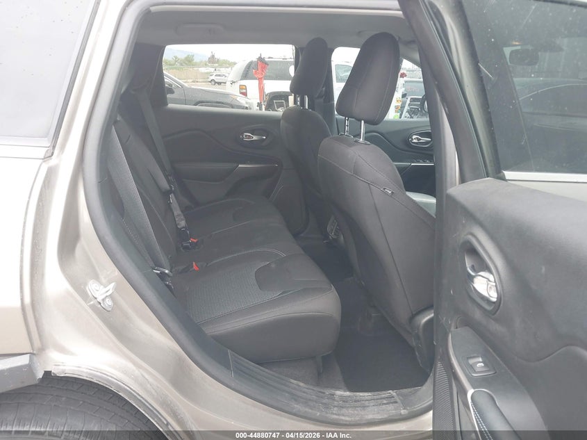 2019 Jeep Cherokee Latitude 4X4 VIN: 1C4PJMCB5KD329918 Lot: 44880747