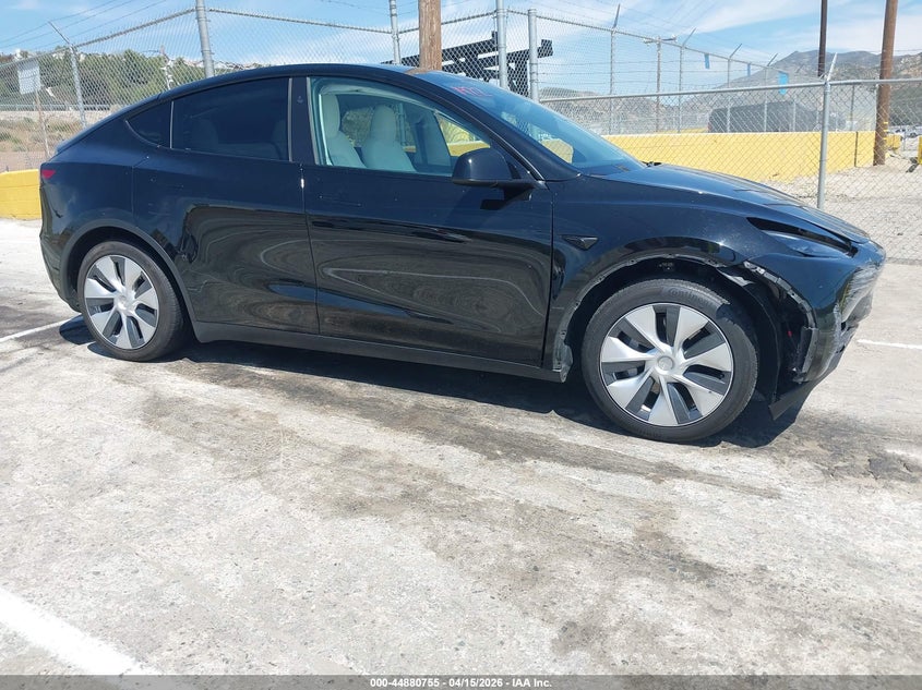 2024 Tesla Model Y Long Range Single Motor Rear-Wheel Drive/Rwd VIN: 7SAYGDED9RF011422 Lot: 44880755