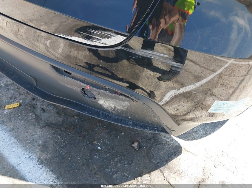 2024 Tesla Model Y Long Range Single Motor Rear-Wheel Drive/Rwd VIN: 7SAYGDED9RF011422 Lot: 44880755