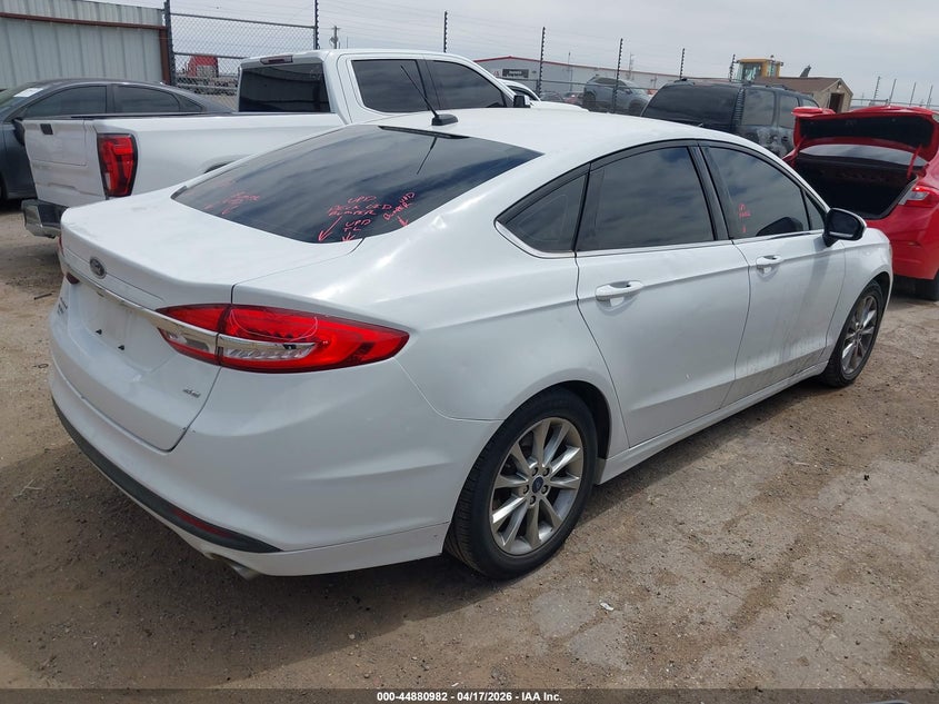 2017 Ford Fusion 2.5 Se white Lot 111044880982 Vin 3FA6P0H76HR143933