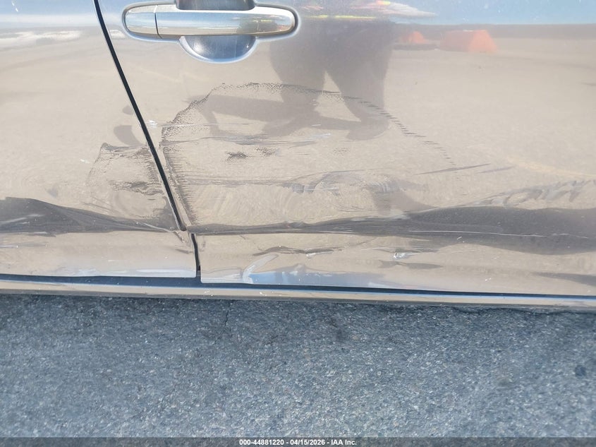 2013 Toyota Corolla Le VIN: 5YFBU4EEXDP113801 Lot: 44881220