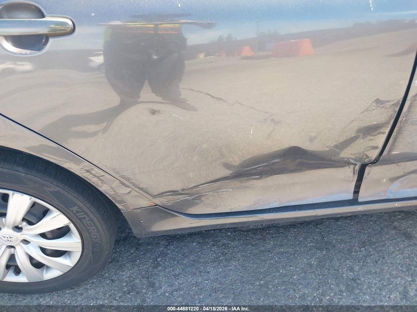 2013 Toyota Corolla Le VIN: 5YFBU4EEXDP113801 Lot: 44881220