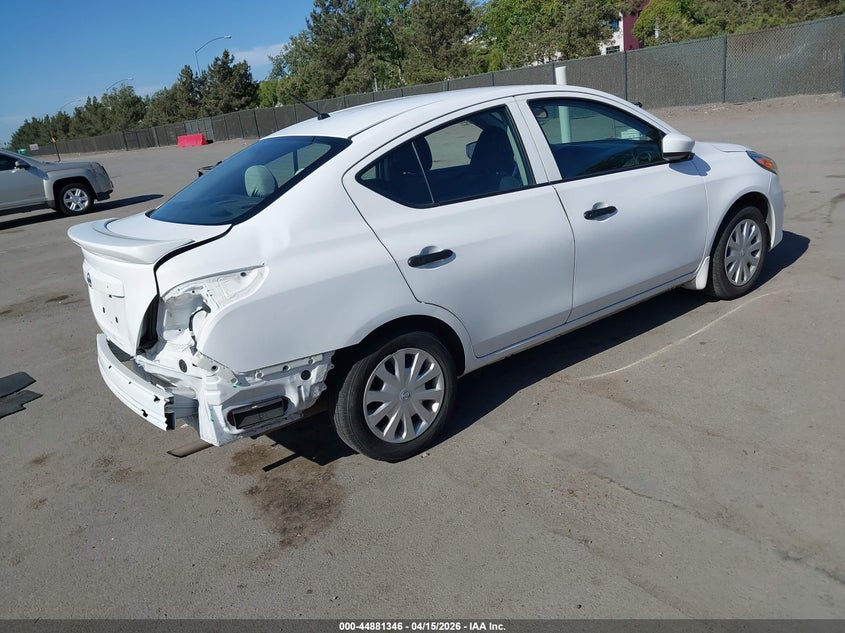 2018 Nissan Versa 1.6 S+