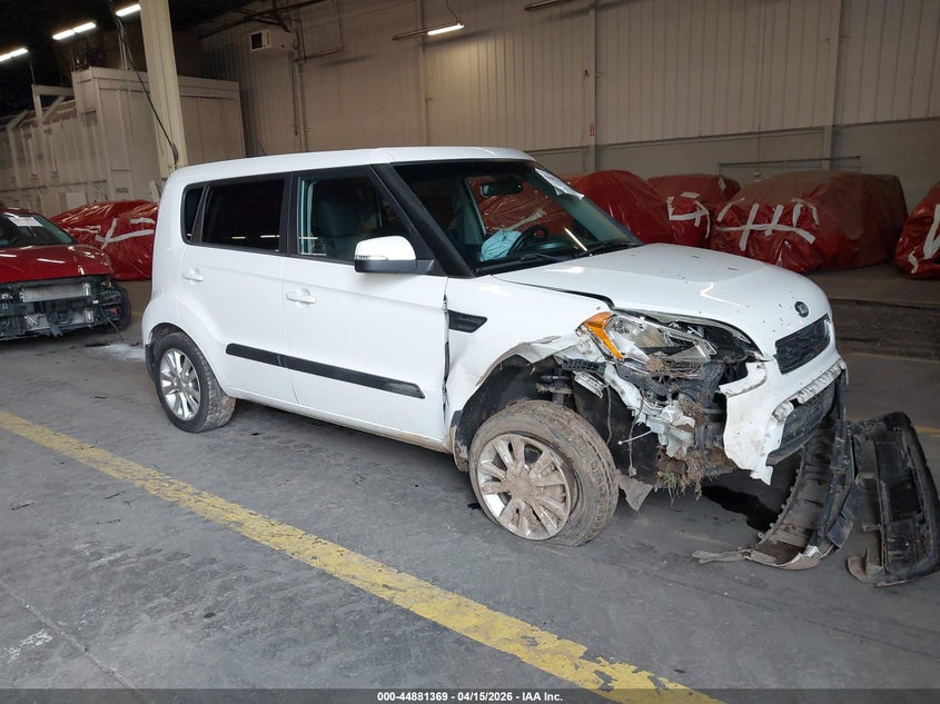 2013 KIA SOUL +