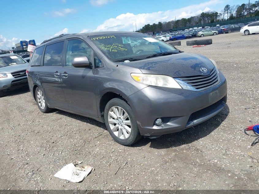 2013 Toyota Sienna Xle 7 Passenger