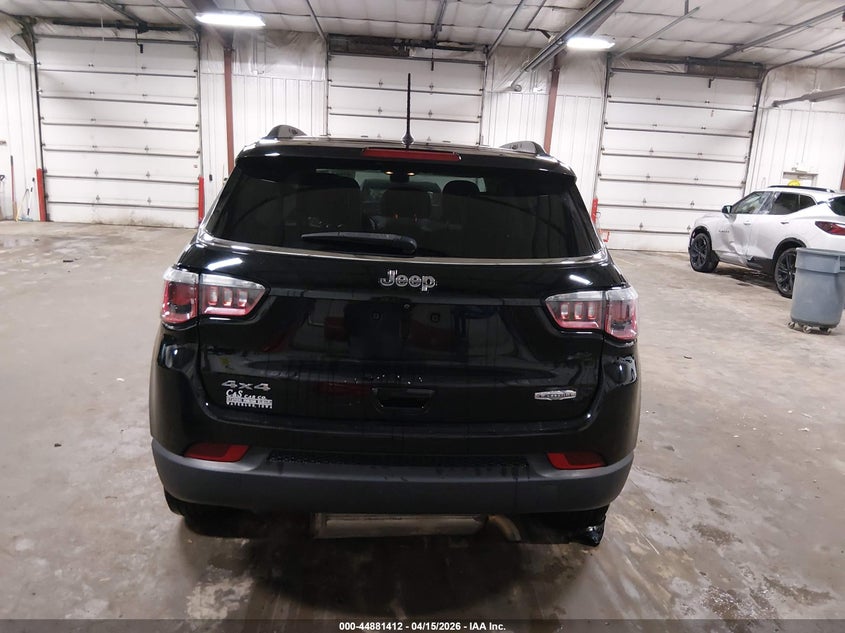 2018 Jeep Compass Latitude 4X4 VIN: 3C4NJDBBXJT403738 Lot: 44881412