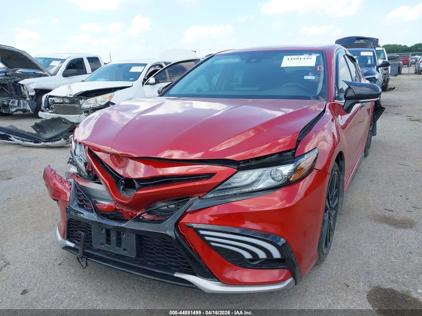 2022 TOYOTA CAMRY auction photo 2