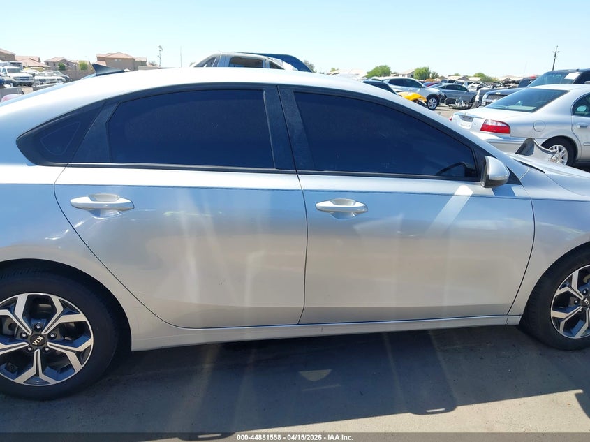 2019 Kia Forte Lxs VIN: 3KPF24AD9KE095052 Lot: 44881558