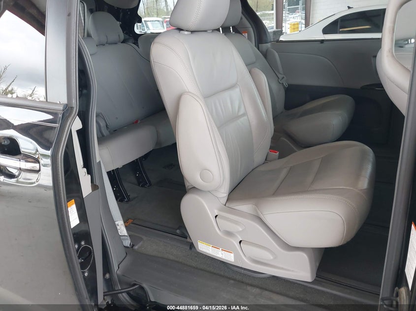 2017 Toyota Sienna Xle 7 Passenger VIN: 5TDDZ3DC9HS182495 Lot: 44881659