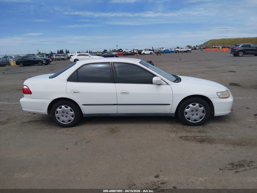 1999 Honda Accord Lx VIN: JHMCG6650XC013921 Lot: 44881693