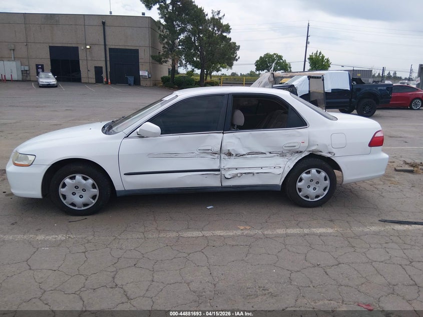 1999 Honda Accord Lx VIN: JHMCG6650XC013921 Lot: 44881693