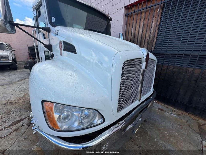 2013 Kenworth Construction T270