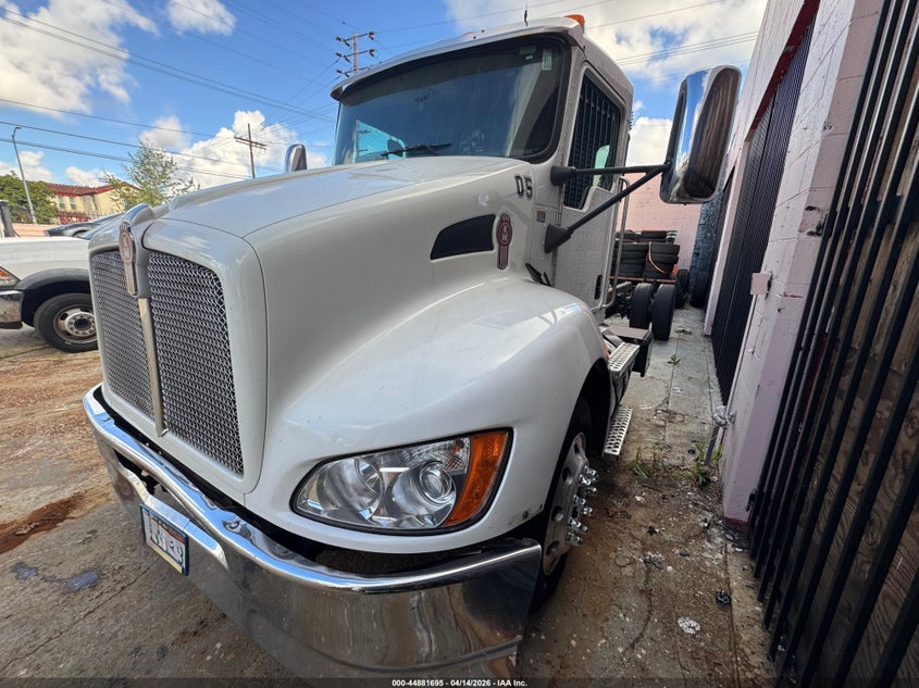 2013 Kenworth Construction T270