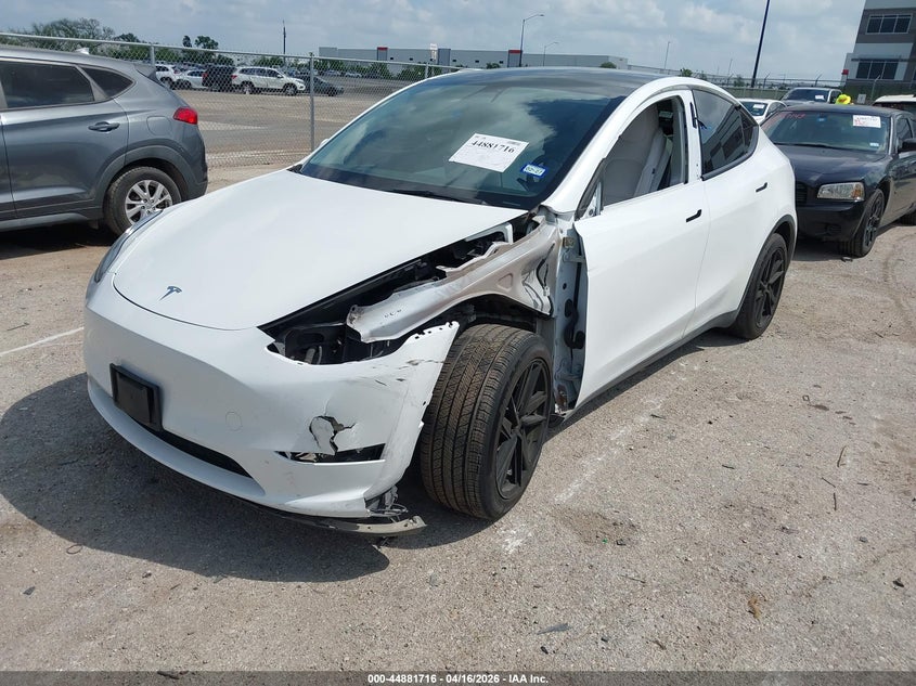 2022 Tesla Model y Long Range Dual Motor All-Wheel Drive white Lot 111044881716 Vin 7SAYGDEE5NF339746