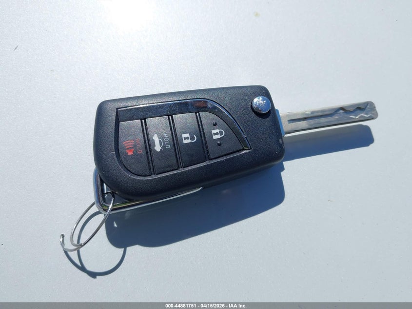 2018 Toyota Camry Le VIN: 4T1B11HK9JU122590 Lot: 44881751